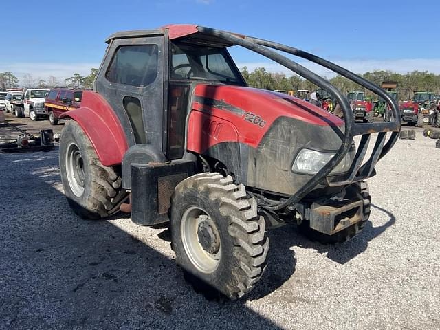 Image of Case IH Farmall 120C equipment image 4