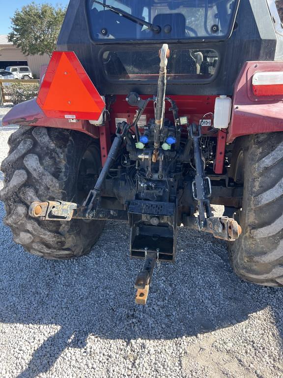 Image of Case IH Farmall 120C equipment image 2