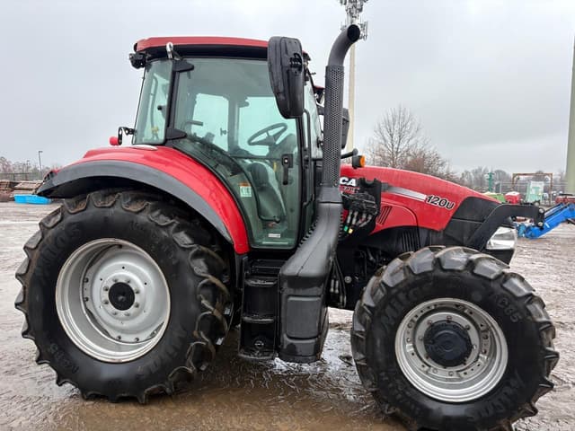 Image of Case IH Farmall 120U equipment image 3