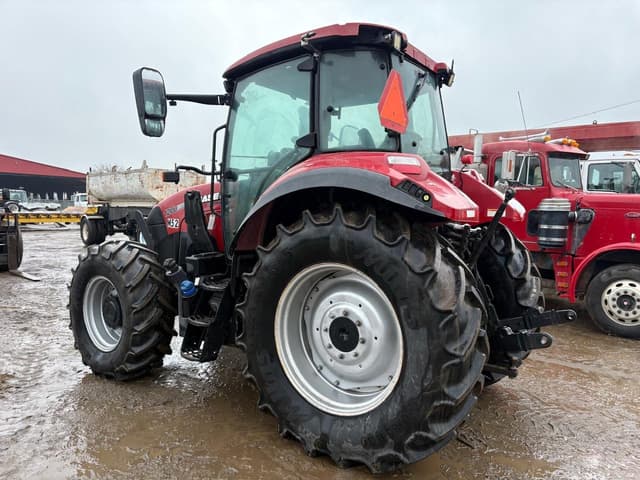 Image of Case IH Farmall 120U equipment image 4