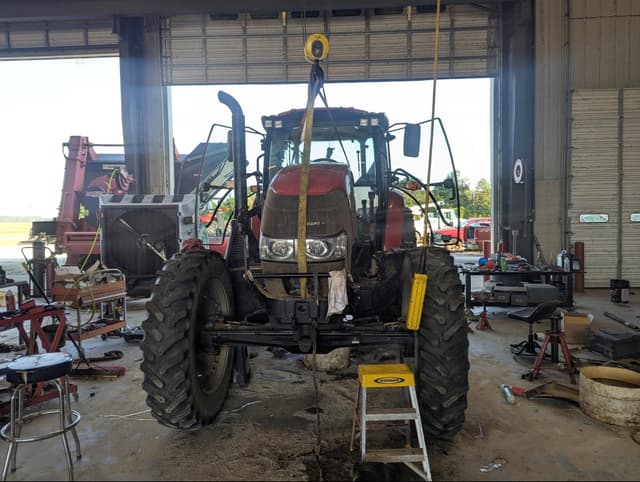 Image of Case IH Farmall 130A equipment image 4
