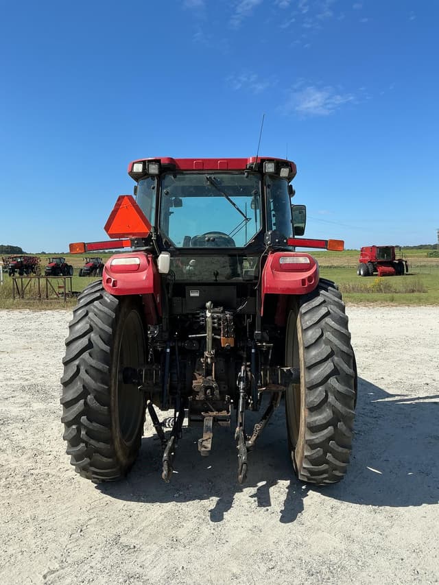 Image of Case IH Farmall 130A equipment image 3