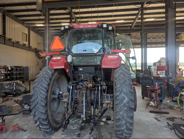 Image of Case IH Farmall 130A equipment image 2