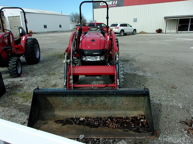 Image of Case IH Farmall 35A equipment image 2