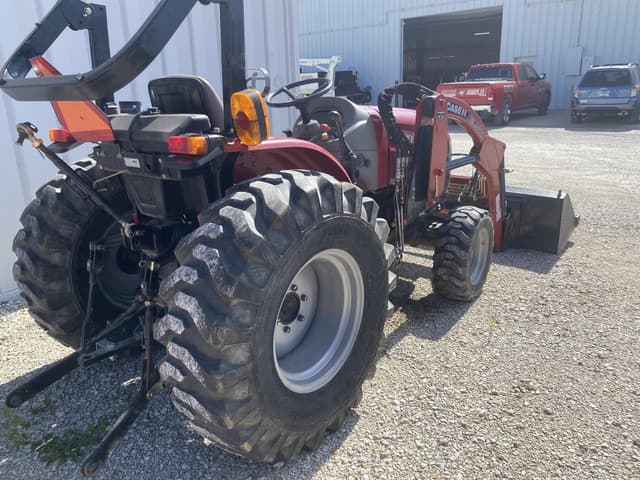 Image of Case IH Farmall 35A equipment image 3