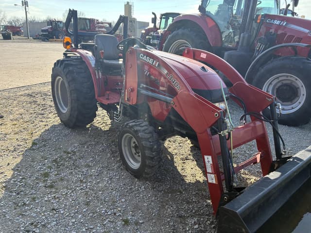 Image of Case IH Farmall 35A equipment image 3