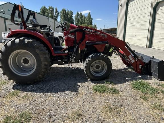 Image of Case IH Farmall 55C equipment image 2