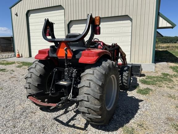 Image of Case IH Farmall 55C equipment image 4