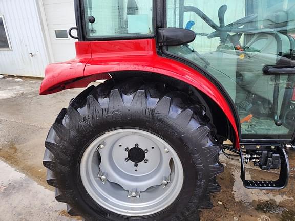 Image of Case IH Farmall 55C equipment image 3