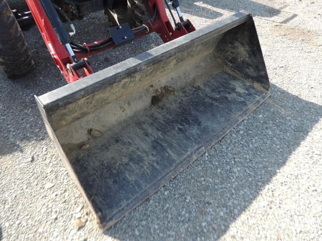 Image of Case IH Farmall 70A equipment image 2