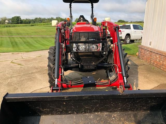 Image of Case IH Farmall 70A equipment image 1