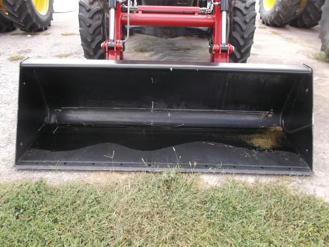 Image of Case IH Farmall 75C equipment image 2