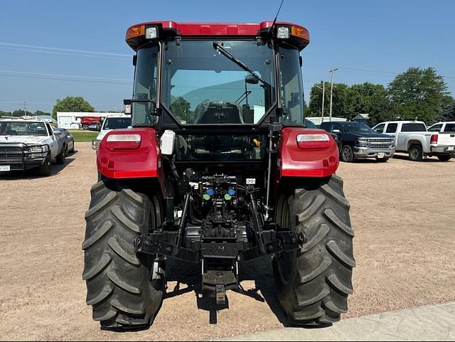 Image of Case IH Farmall 75C equipment image 3