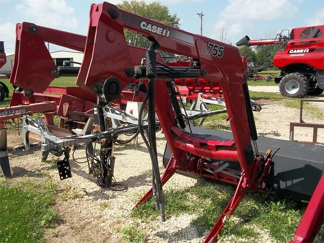 Image of Case IH L755 equipment image 2