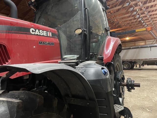 Image of Case IH Magnum 180 equipment image 2