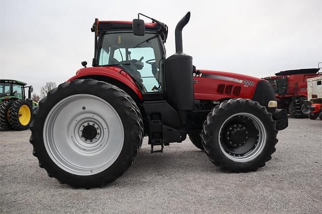 Image of Case IH Magnum 220 equipment image 3