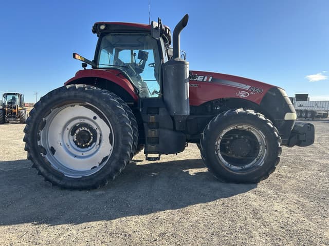 Image of Case IH Magnum 250 equipment image 3