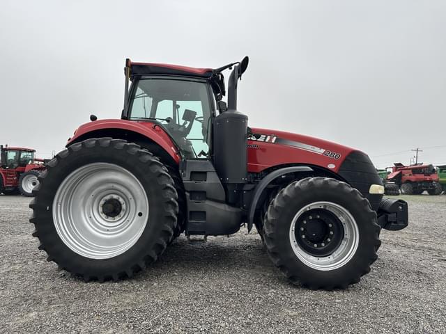 Image of Case IH Magnum 280 equipment image 3
