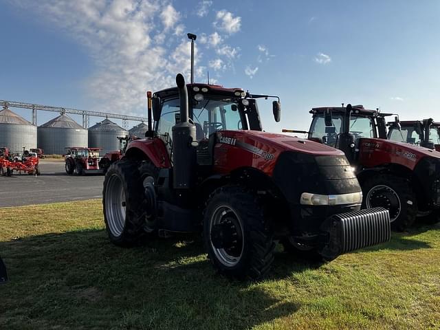 Image of Case IH Magnum 280 equipment image 2