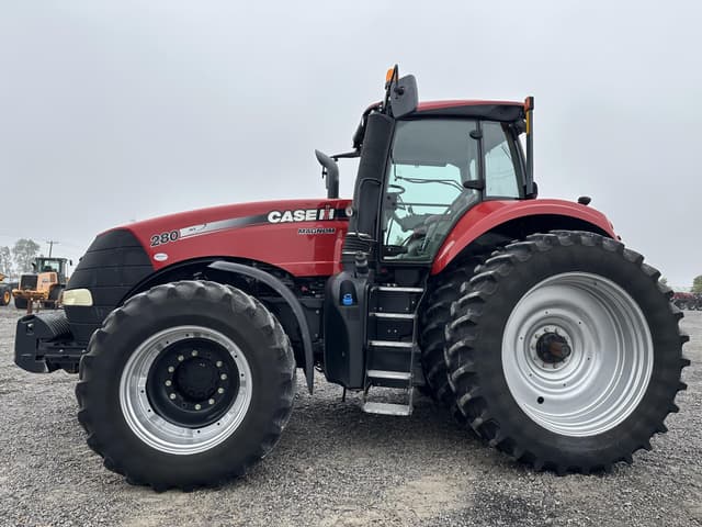 Image of Case IH Magnum 280 equipment image 2