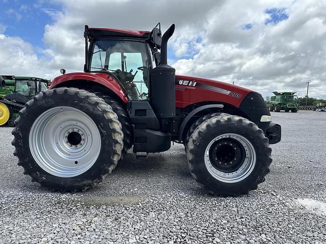 Image of Case IH Magnum 280 equipment image 3