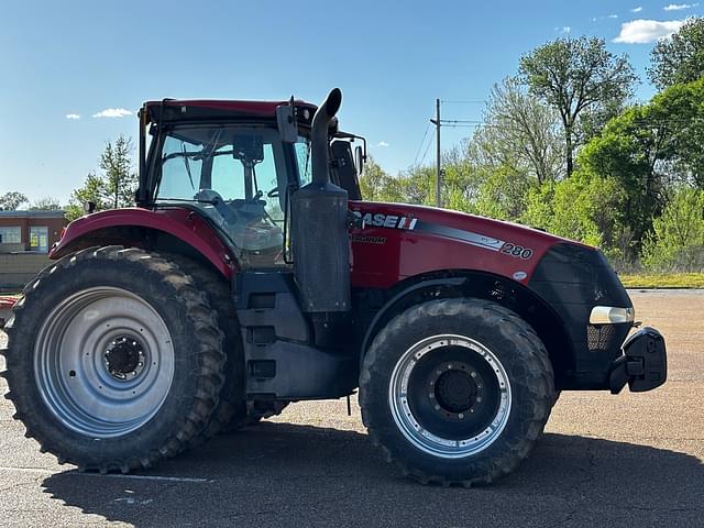 Image of Case IH Magnum 280 equipment image 4