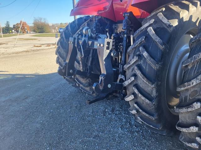 Image of Case IH Magnum 310 equipment image 4