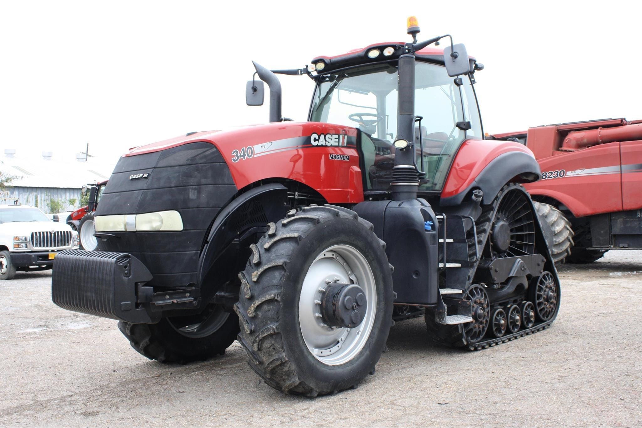 2017 Case IH Magnum 340 Rowtrac Equipment Image0