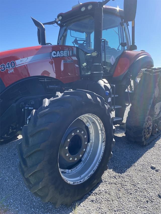 Image of Case IH Magnum 340 Rowtrac equipment image 1