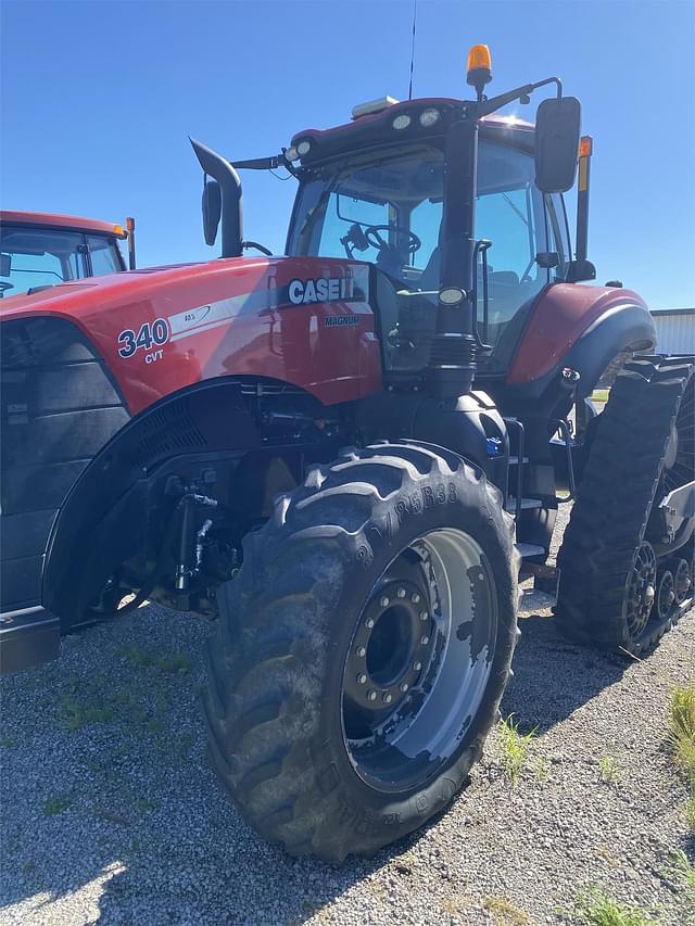 Image of Case IH Magnum 340 Rowtrac equipment image 2