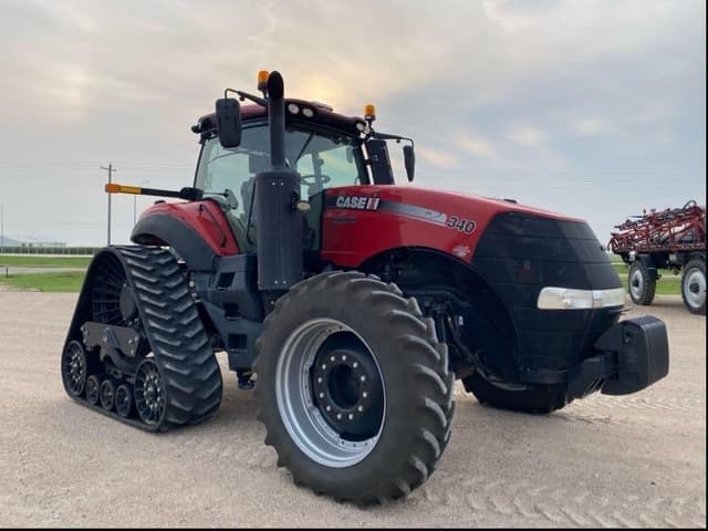 Image of Case IH Magnum 340 Rowtrac equipment image 2