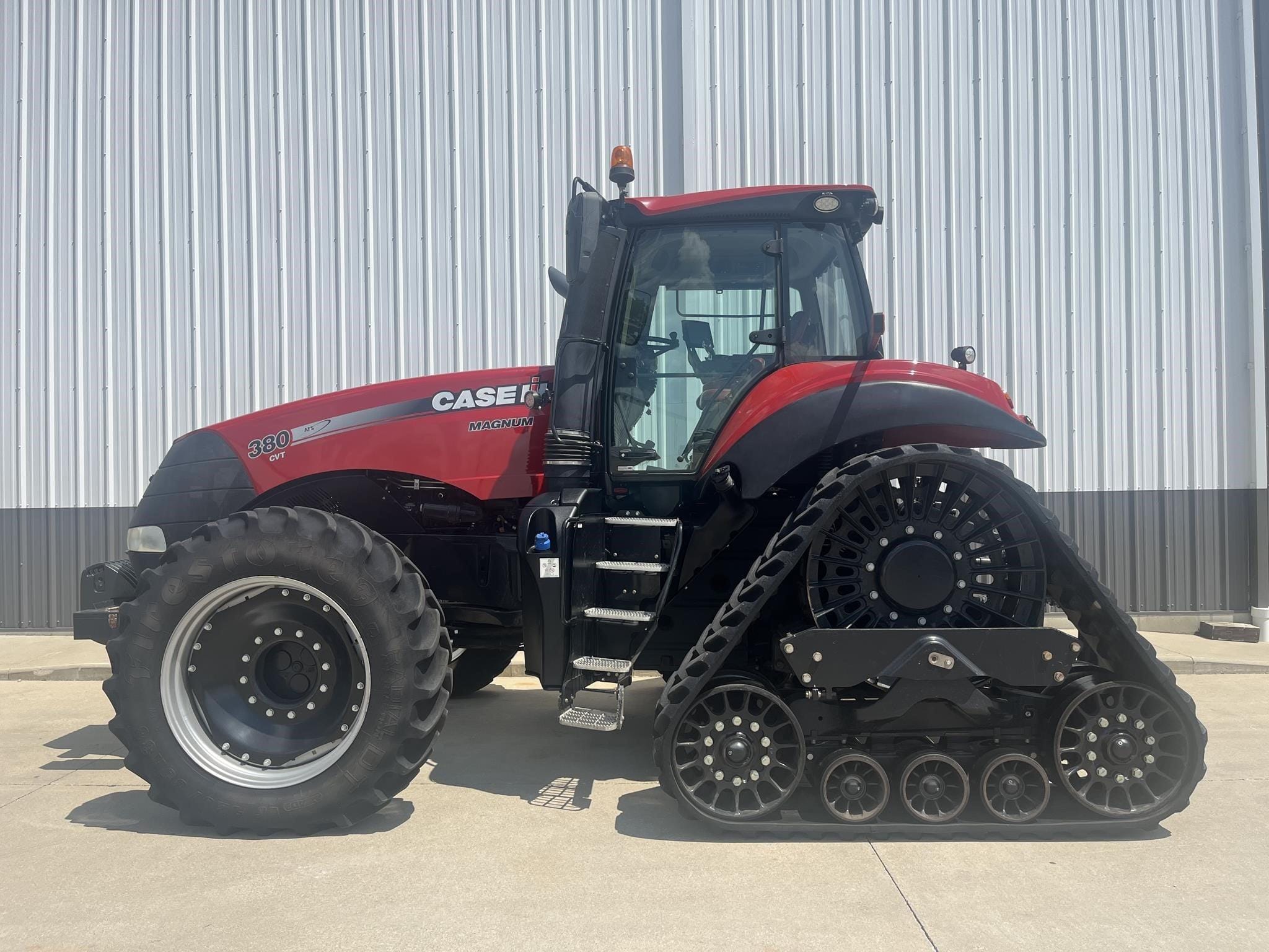 2017 Case IH Magnum 380 RowTrac Equipment Image0