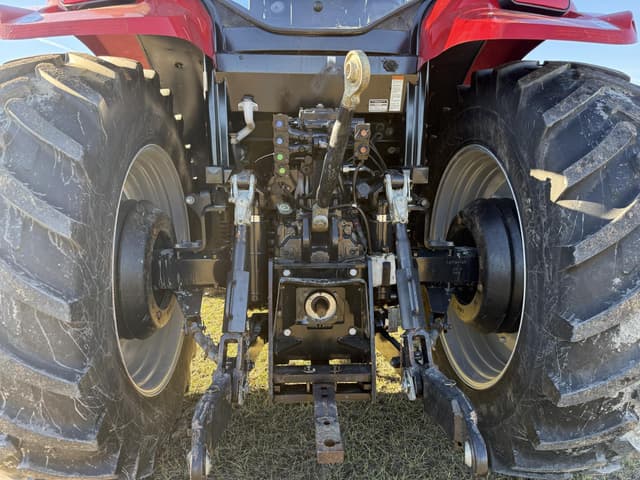 Image of Case IH Maxxum 150 equipment image 4