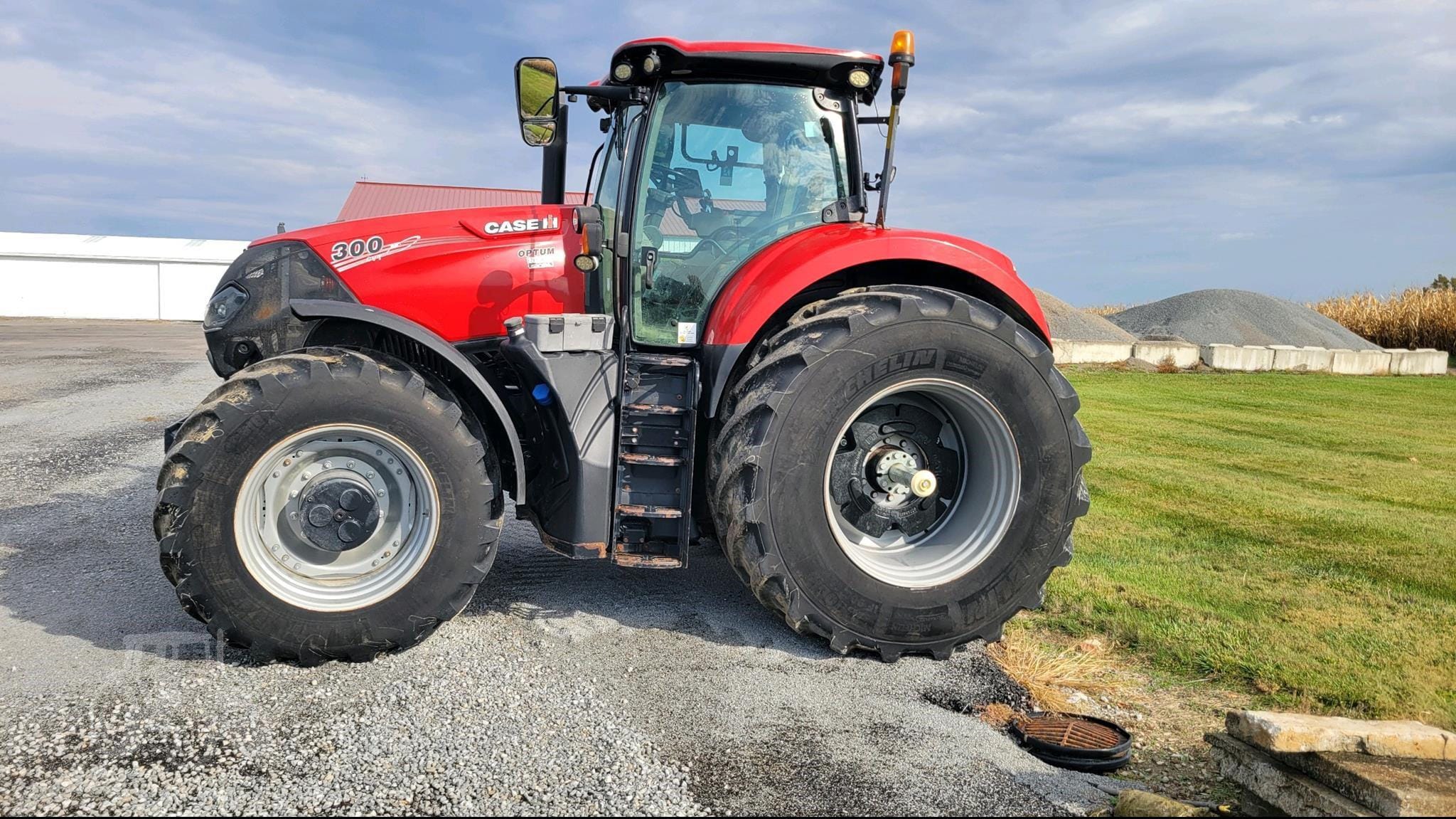 2017 Case IH Optum 300 Equipment Image0
