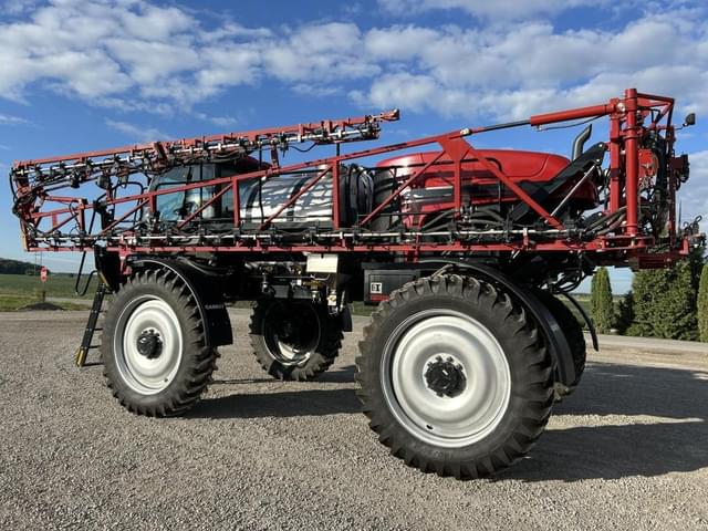 Image of Case IH Patriot 3240 equipment image 4