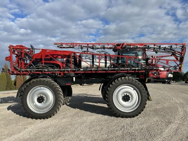 Image of Case IH Patriot 3240 equipment image 3