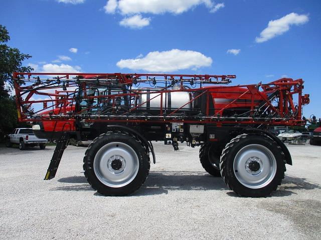 Image of Case IH Patriot 3240 equipment image 2