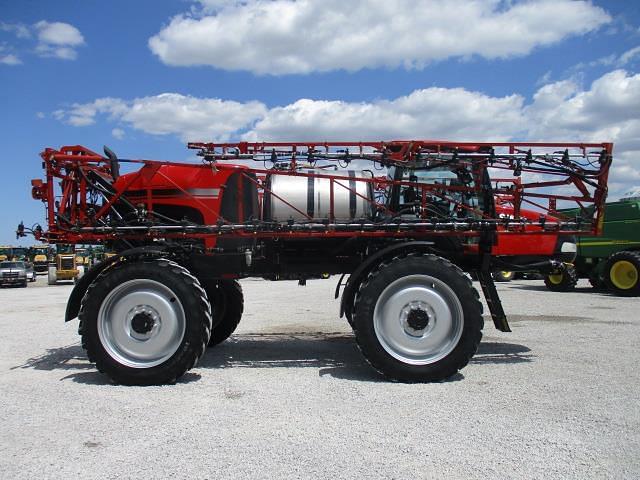 Image of Case IH Patriot 3240 equipment image 3