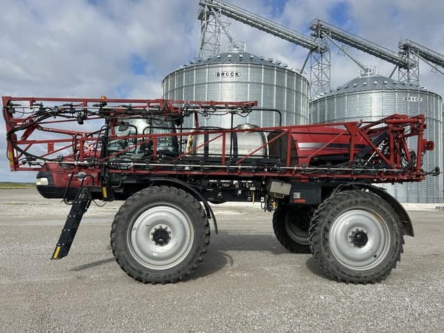 Image of Case IH 3240 Patriot equipment image 2