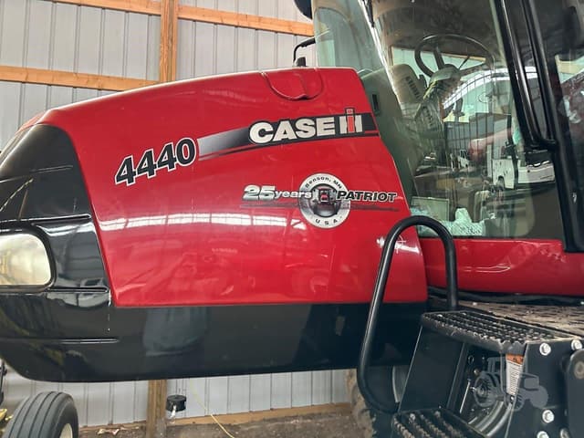 Image of Case IH Patriot 4440 equipment image 2