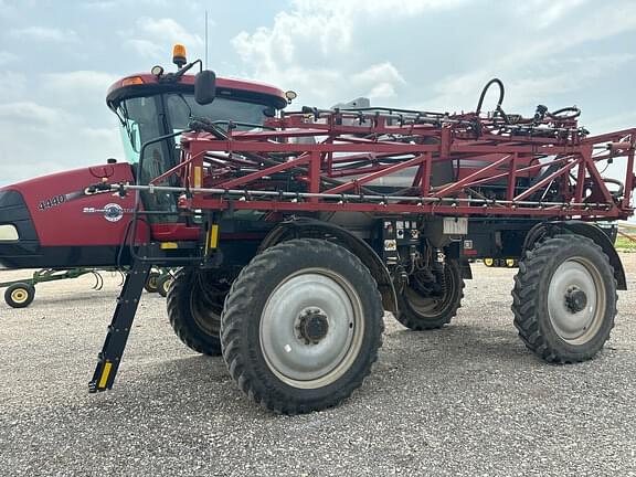 Image of Case IH Patriot 4440 equipment image 2