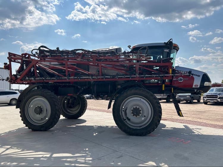 2017 Case IH Patriot 4440 Chemical Applicators Sprayers Self