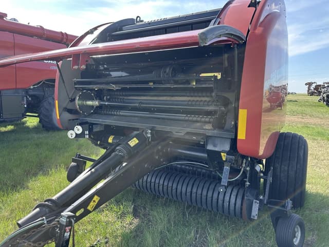 Image of Case IH RB565 equipment image 3