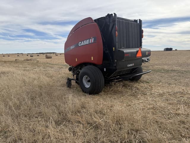 Image of Case IH RB565 equipment image 3