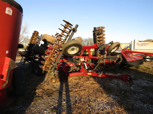 Image of Case IH 335VT equipment image 3