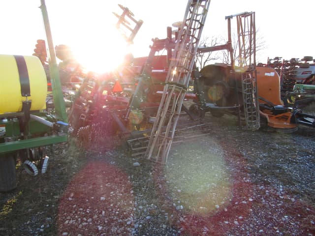 Image of Case IH 335VT equipment image 4