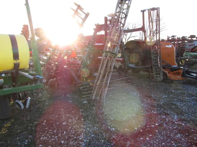 Image of Case IH 335VT equipment image 3