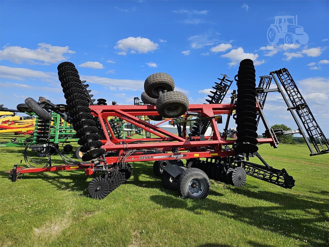 Image of Case IH 335VT Image 0