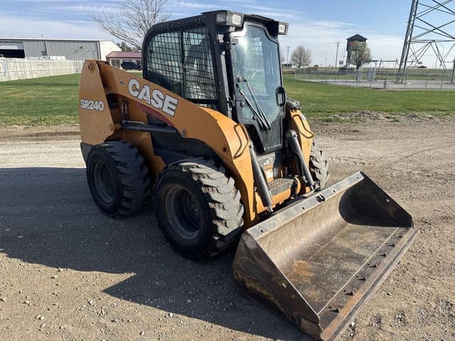 Image of Case SR240 equipment image 1