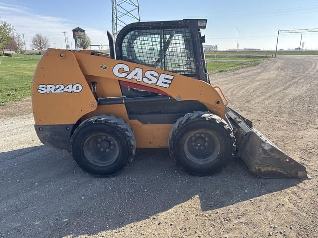 Image of Case SR240 equipment image 2